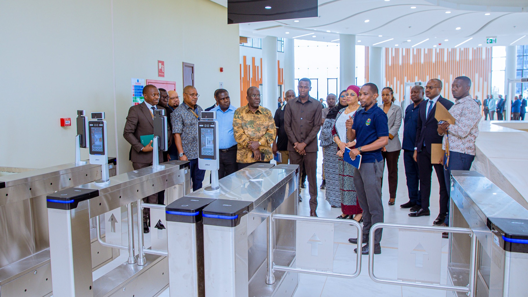 MHE. BALOZI OMAR AKAGUA JENGO JIPYA LA KISASA LA OFISI YA WIZARA YA FEDHA