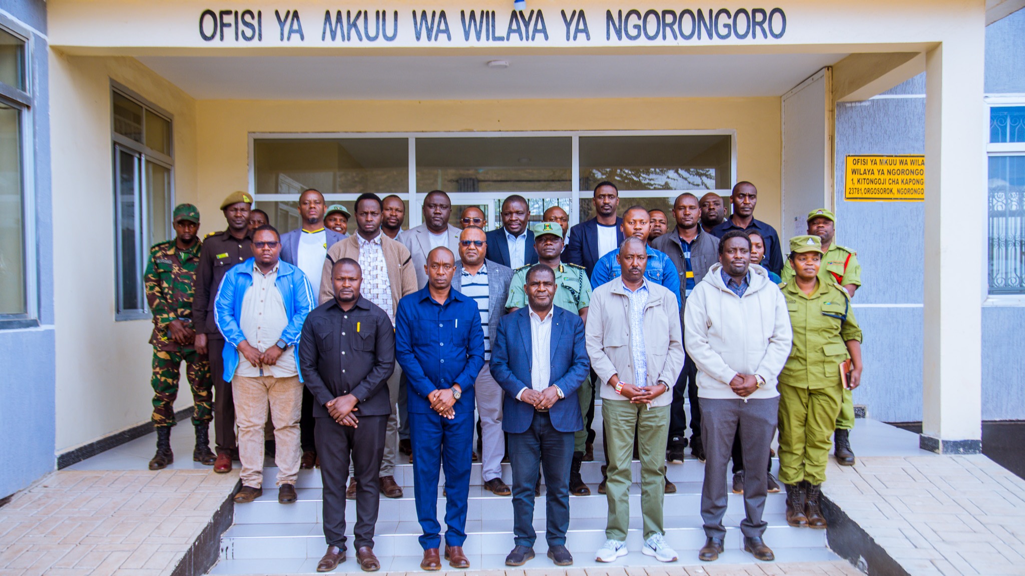 MHE. MUNDE ATOA AGIZO KWA MKURUGENZI WILAYA YA NGORONGORO KUDHIBITI MAENEO YA KIMKAKATI.