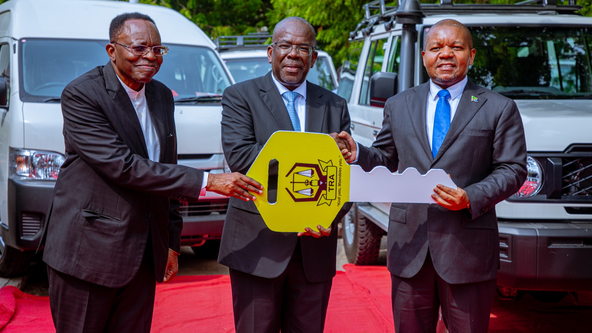 WAZIRI WA FEDHA AKABIDHI MAGARI MAPYA 72 KWA TRA KUIMARISHA HUDUMA NA UKUSANYAJI KODI