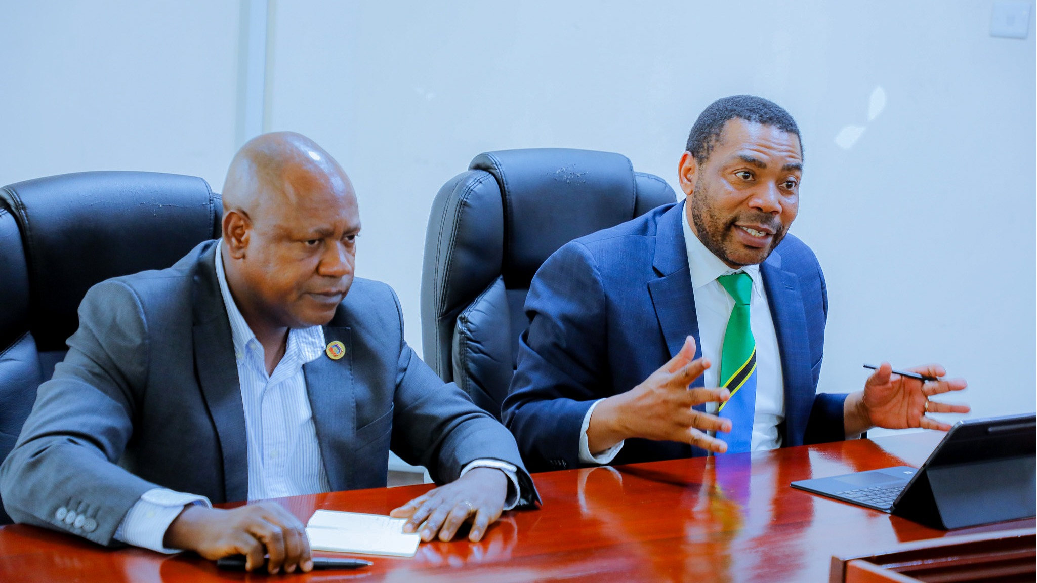 DKT. NCHEMBA AKUTANA NA UMOJA WA MABENKI TANZANIA (TBA).