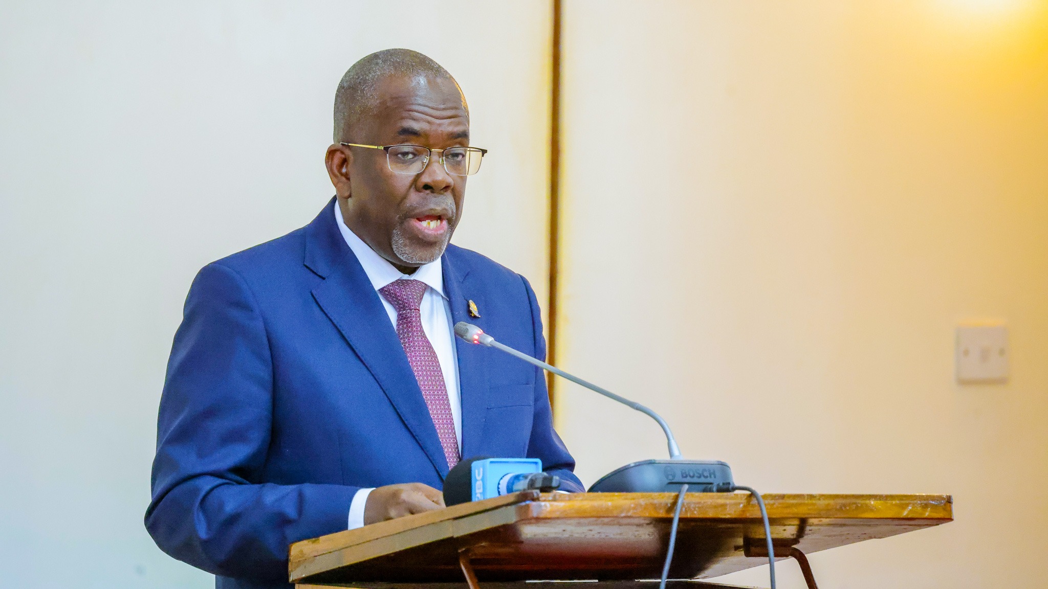 MAELEZO YA MHESHIMIWA BALOZI KHAMIS MUSSA OMAR (Mb), WAZIRI WA FEDHA AKIWASILISHА КАТІКА KAMATI YA BUNGE ZIMA MAPENDEKEZO YA MFUMO NA UKOMO WA BAJETI YA SERIKALI KWA MWAKA 2026/27