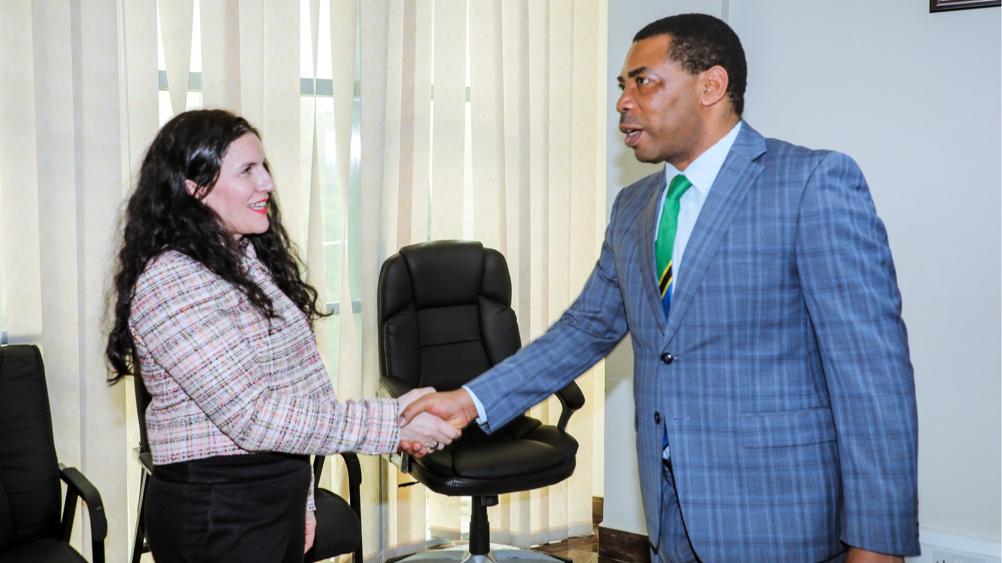 DKT. NCHEMBA AISHAURI ANGLO GOLD ASHANTI KUIUZIA DHAHABU BENKI KUU YA TANZANIA