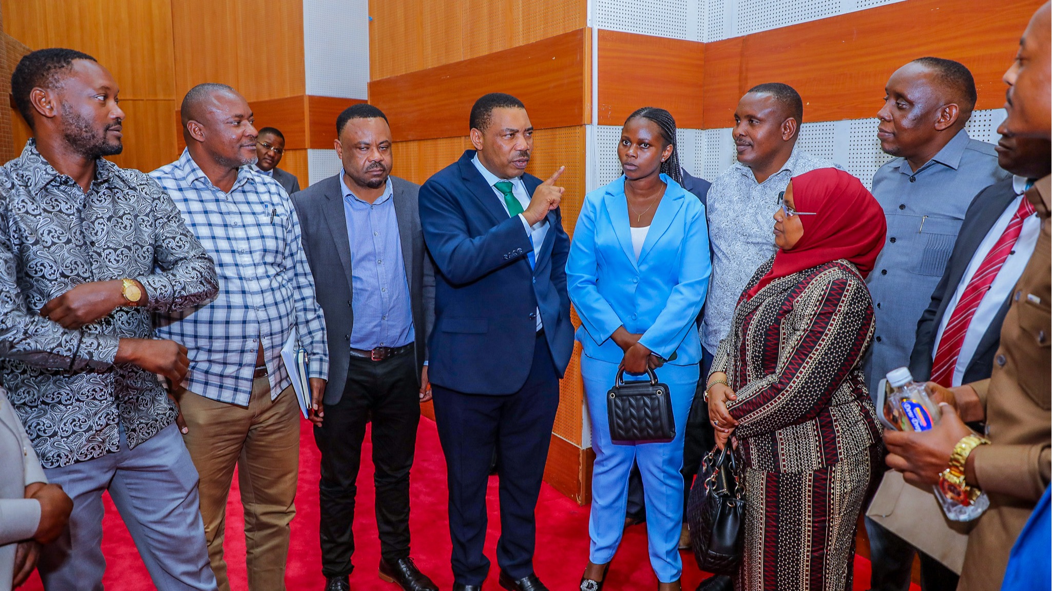 SERIKALI YASITISHA ZOEZI LA UKAGUZI WA RISITI SOKO LA KARIAKOO