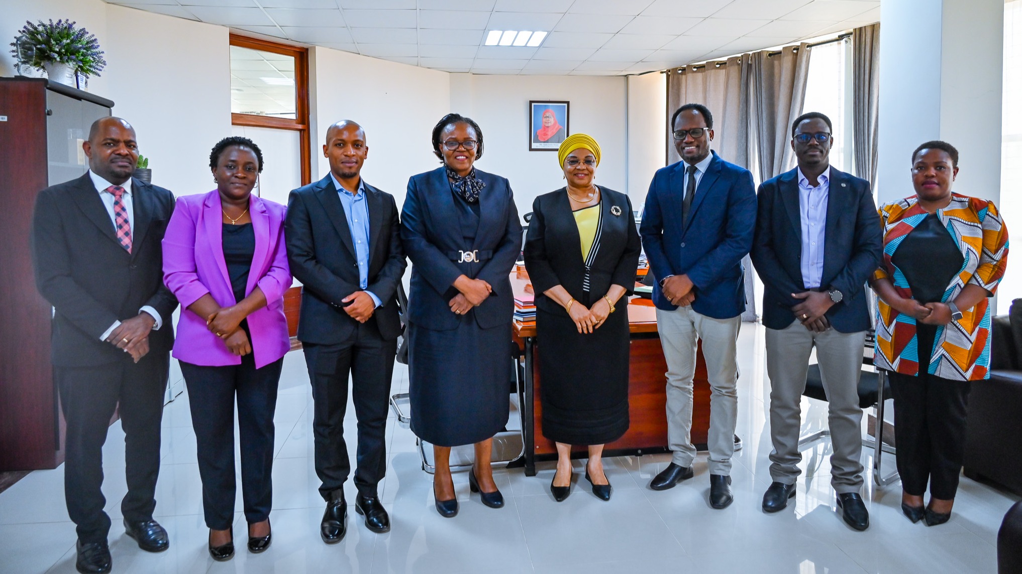 DKT. MWAMBA ATETA NA MKURUGENZI ESRF
