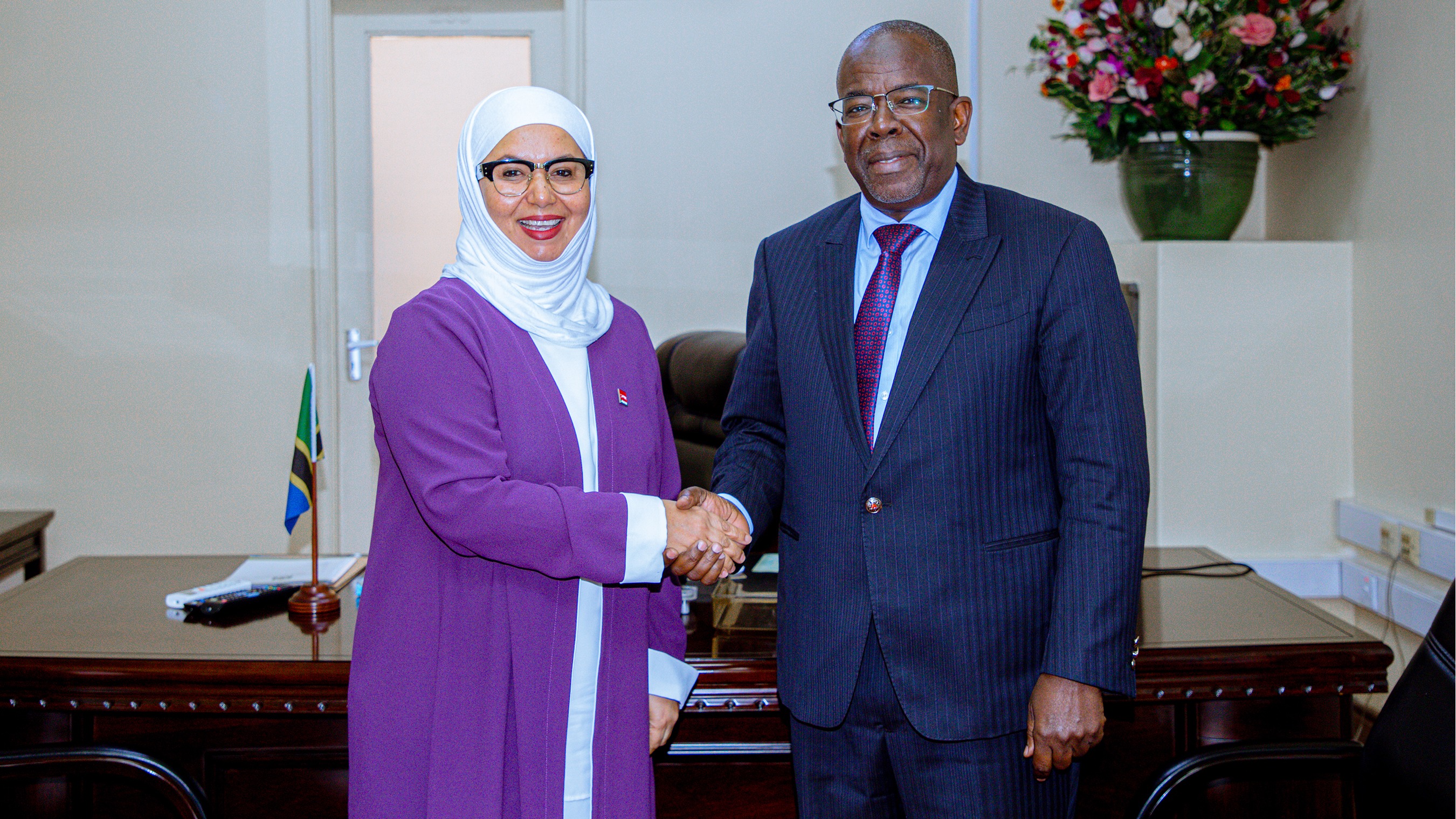 MHE BALOZI OMAR AIPONGEZA KAMPUNI YA PUMA ENERGY KWA KUCHANGIA MAENDELO YA KIUCHUMI NCHINI