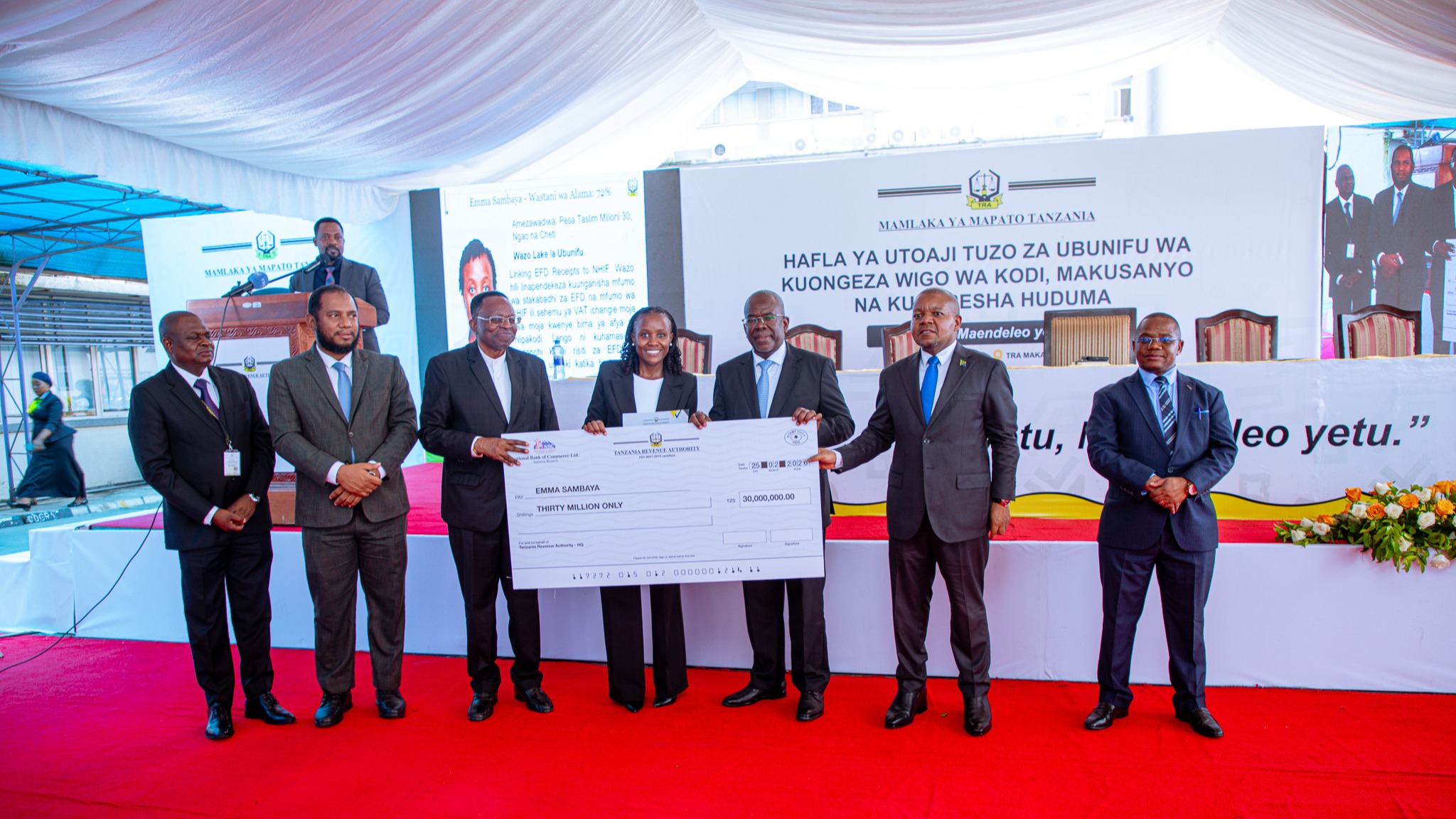 MHE. BALOZI OMAR AKABIDHI TUZO ZA UBUNIFU ZA TRA